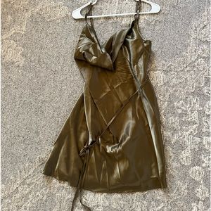 Satin dress with zipper on the back from CIDER. never been worn,still has tags